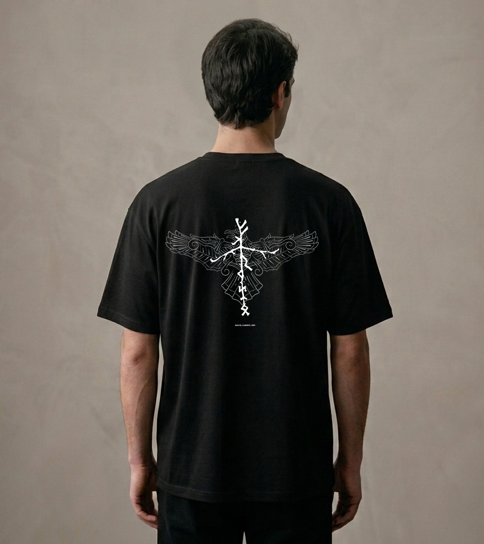 T-shirt luźny z recyklingu, czarny, mitologia nordycka Crow Spirit