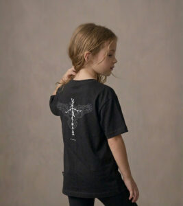 T-shirt dziecięcy z recyklingu, czarny, mitologia nordycka Crow Spirit