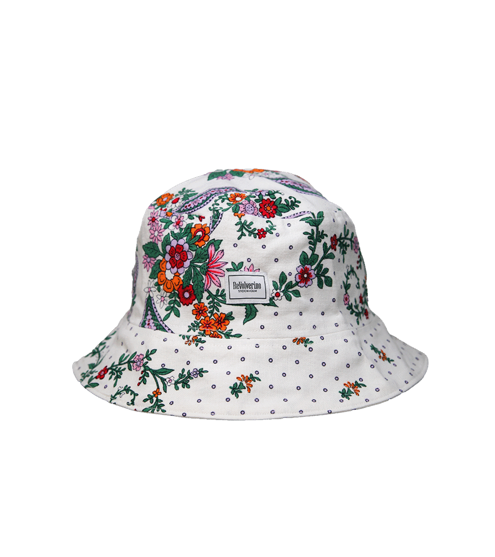 Bucket hat w kwiecisty wzór – upcycling