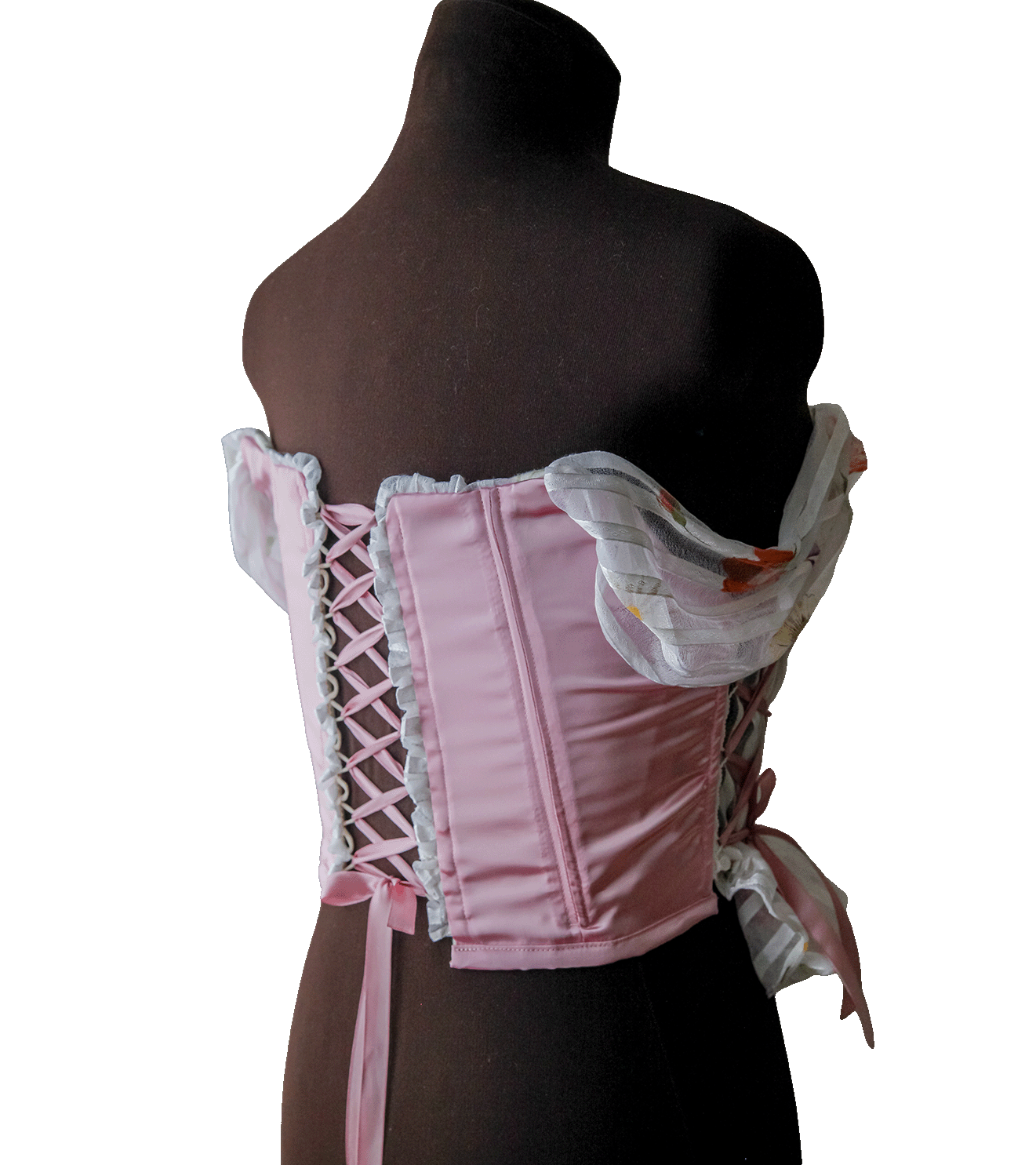 Różowy satynowy gorset z falbanami i opadającymi ramiączkami – upcycled