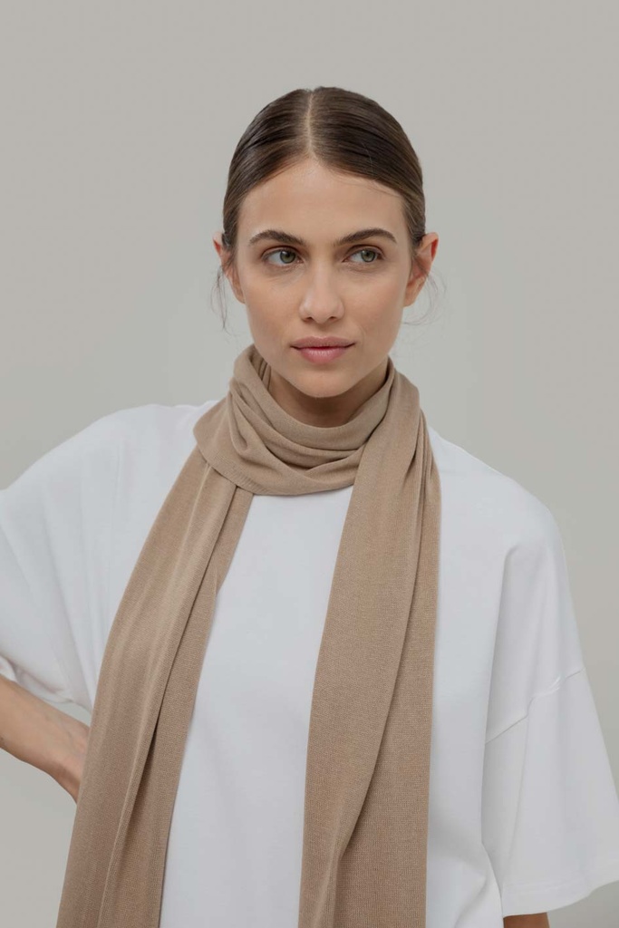 Szal długi beżowy z wiskozy