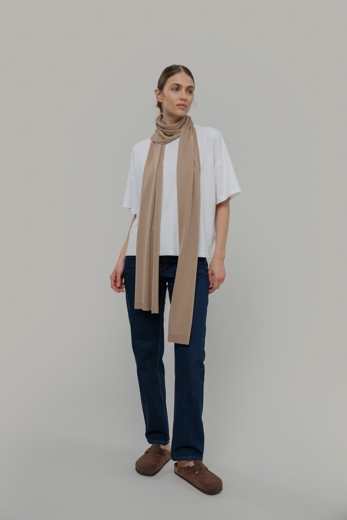 Szal długi beżowy z wiskozy