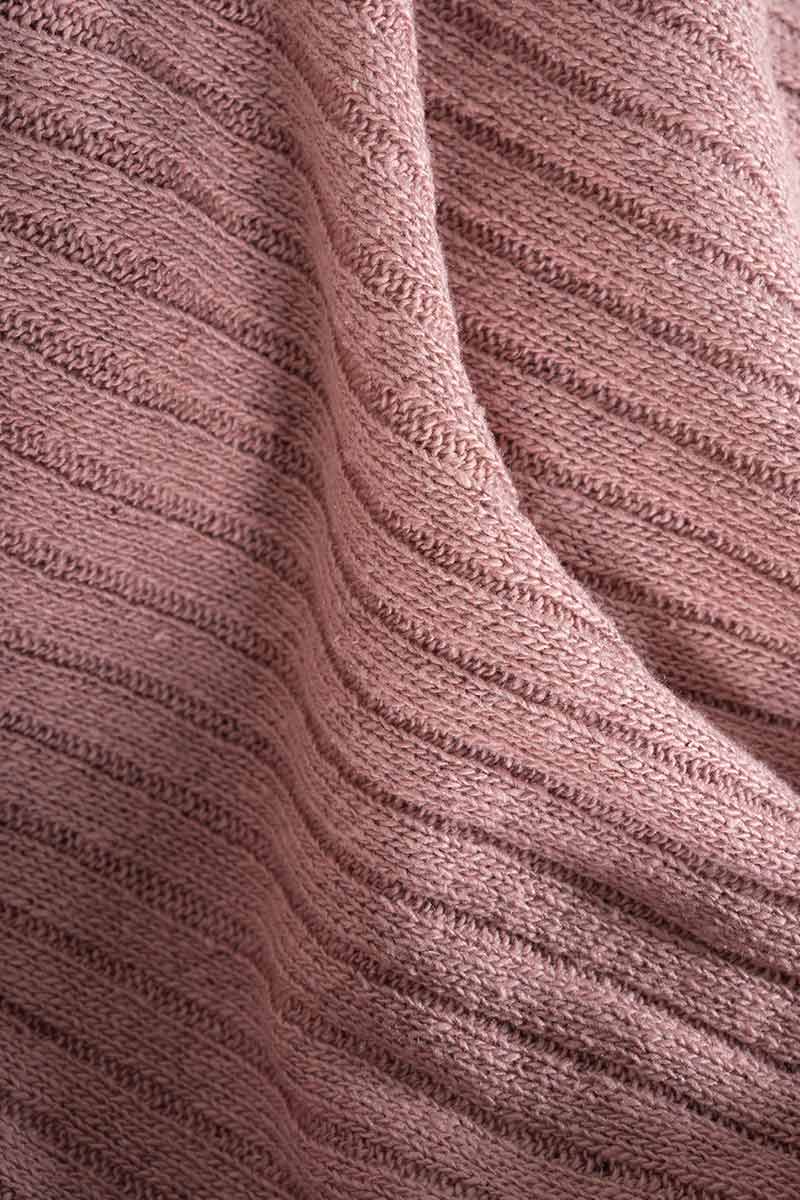 Sweterek z jedwabiu z recyklingu zapinany