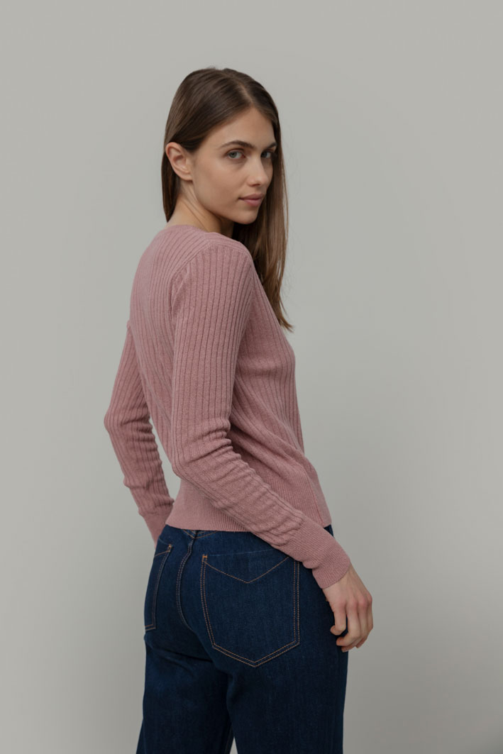 Sweterek z jedwabiu z recyklingu zapinany