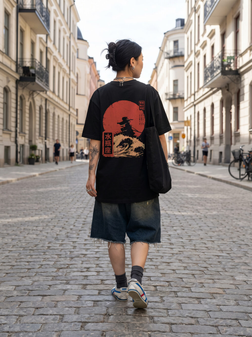 T-shirt luźny z recyklingu, czarny – Zodiak Wodnik – Japoński Kanji