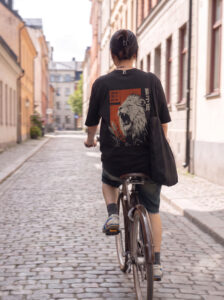 T-shirt luźny z recyklingu, czarny - Zodiak Lew - Japoński Kanji