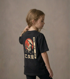 T-shirt dziecięcy z recyklingu, czarny - Zodiak Panna - Japoński Kanji